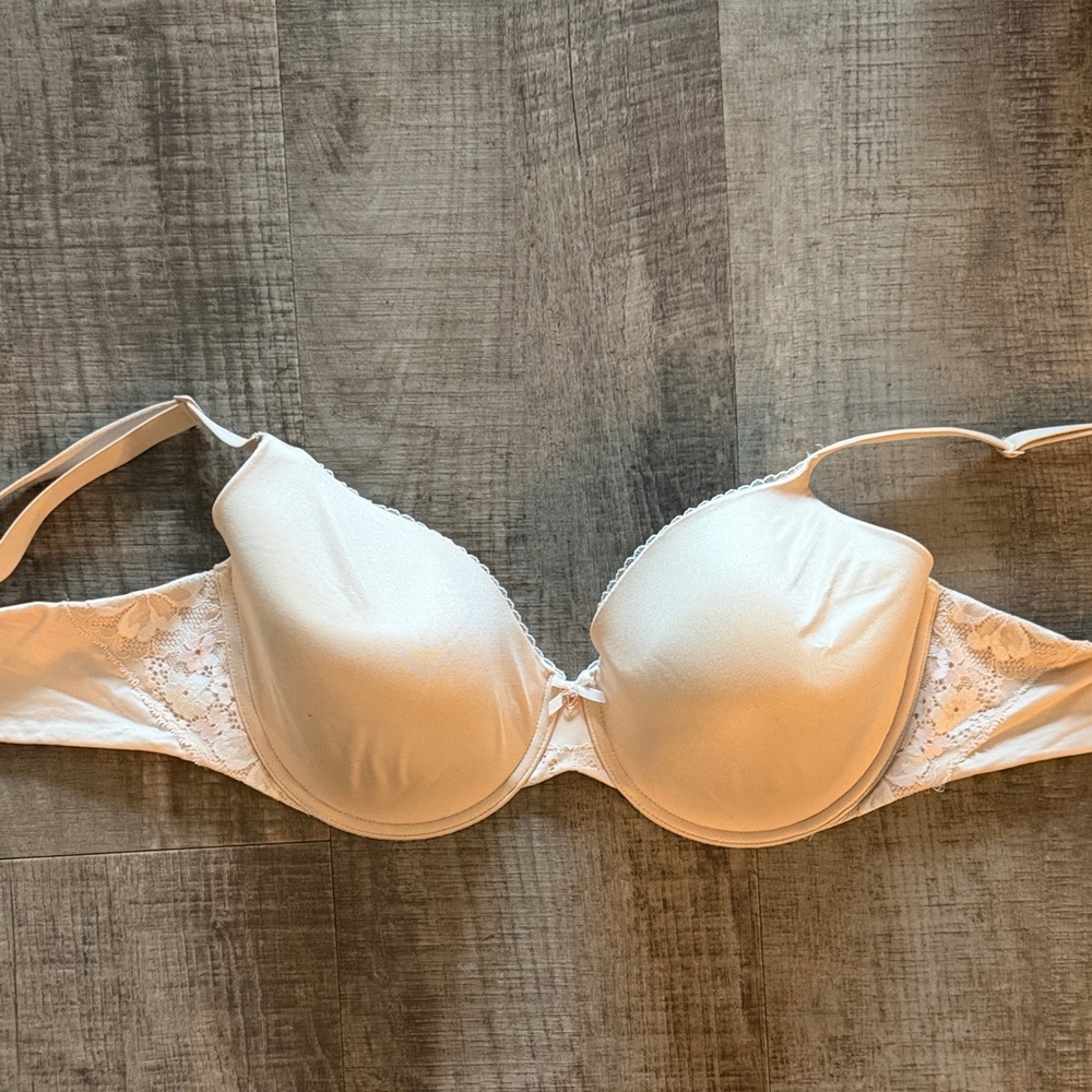 Victoria Secret Bra size 40DDD